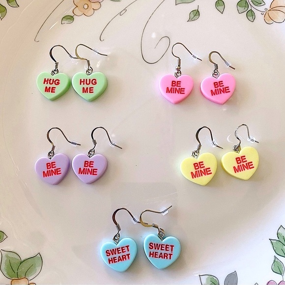 New Valentine heart earring bundle - Picture 1 of 3